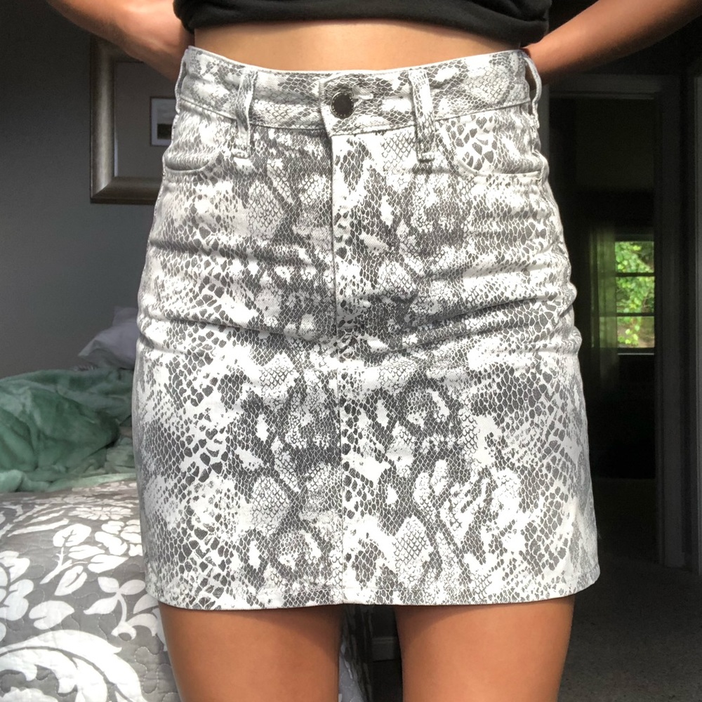 Snake skin print skirt from H&M.